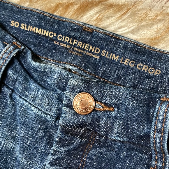 Chico’s So Slimming Girlfriend Slim Leg Crop - Picture 6 of 8